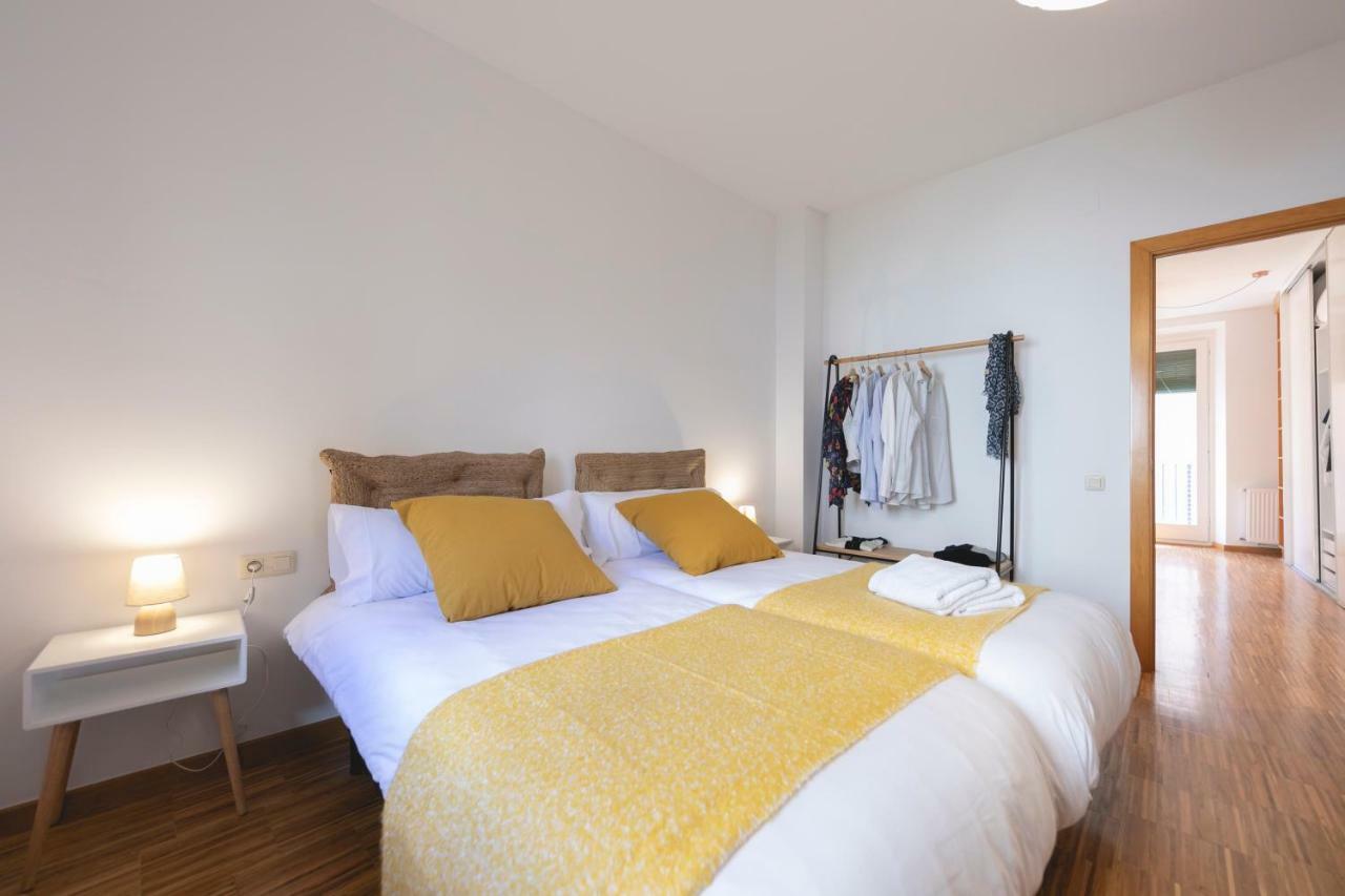 Bravissimo Sunset Apartment Girona Bagian luar foto