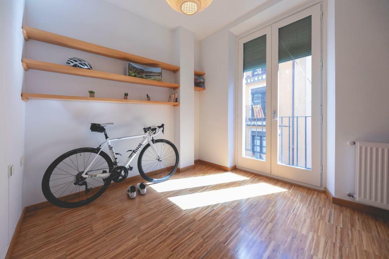 Bravissimo Sunset Apartment Girona Bagian luar foto