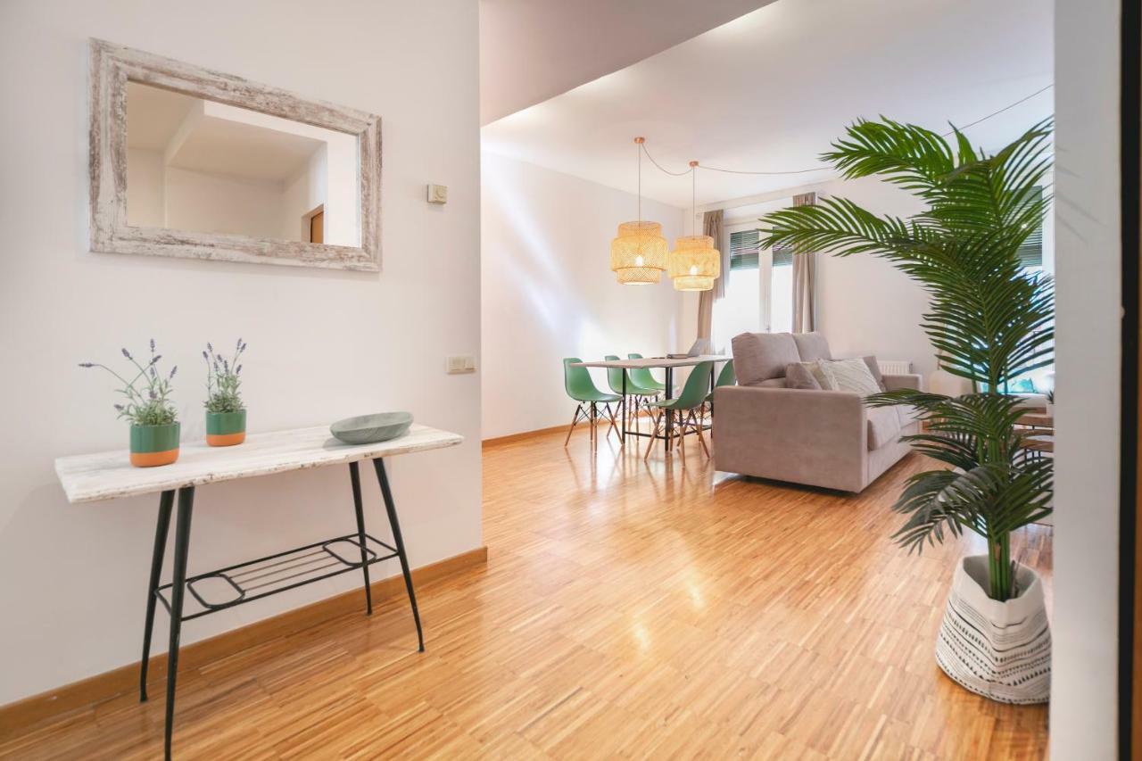 Bravissimo Sunset Apartment Girona Bagian luar foto